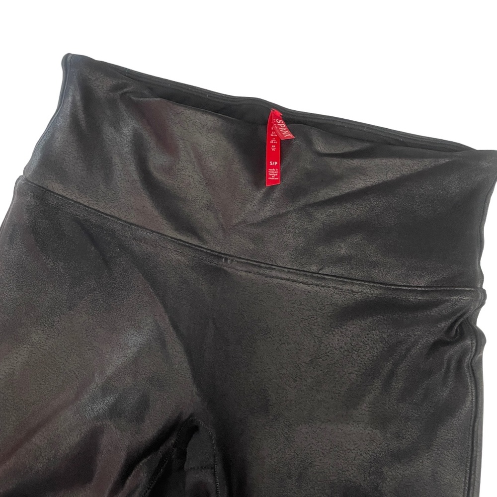 SPANX Small Leather Look Shiny Leggings‎